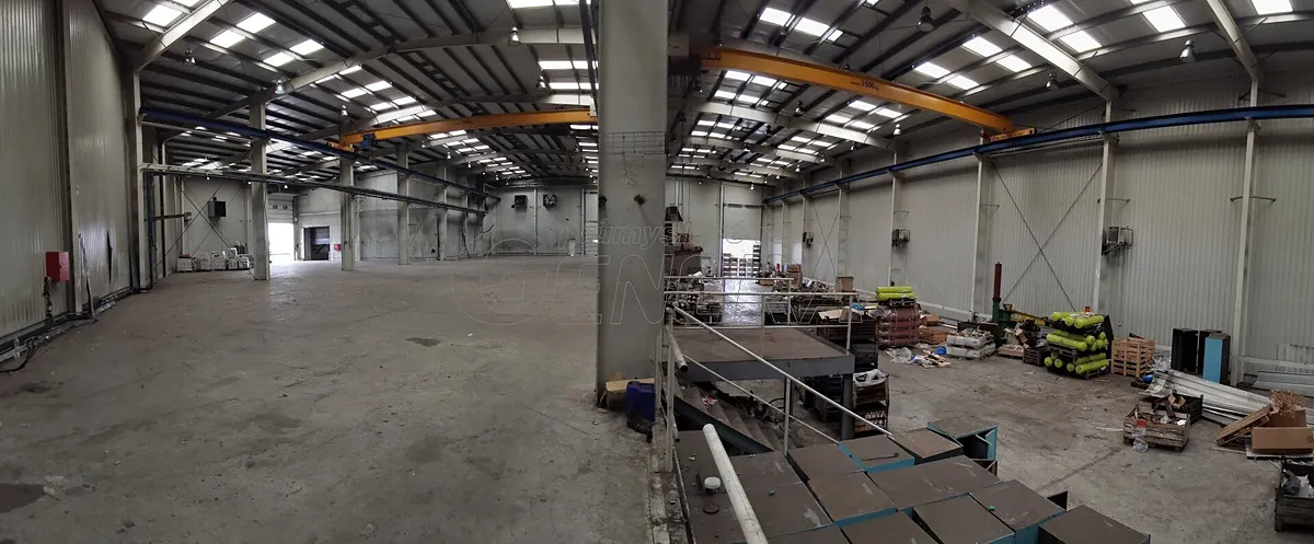 Prodej výrobní haly, prostoru 5050 m²